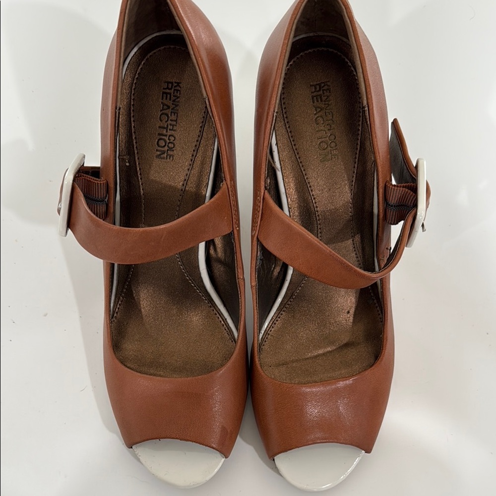 Kenneth Cole Reaction Brown and White Heels with Chunky Heel